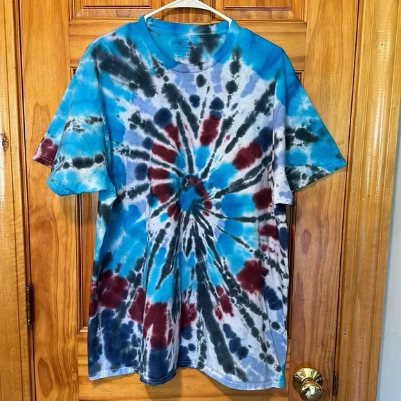 Men’s Tye dye t-shirt - Picture 3 of 5